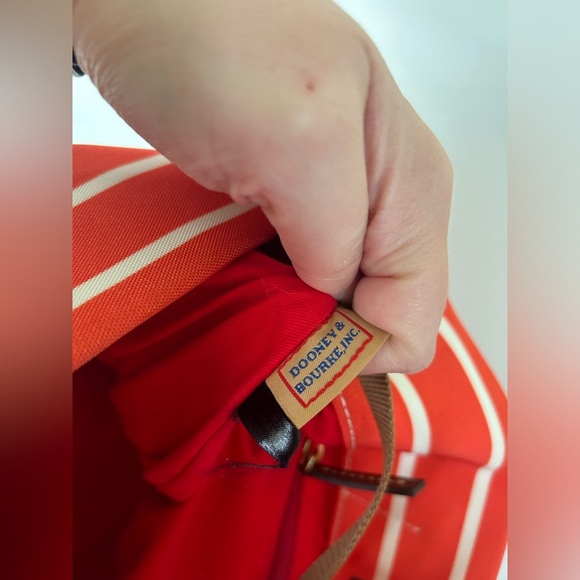 Dooney & Bourke Tote in Canvas with Leather Straps and Details. - Picture 14 of 15